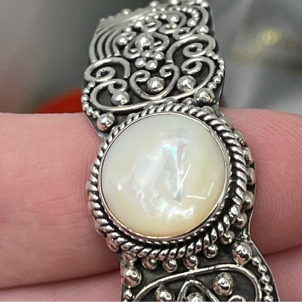 Vintage Suarti Bali 925 Sterling Silver Mother-of-Pearl Cuff Bracelet - Picture 5 of 16